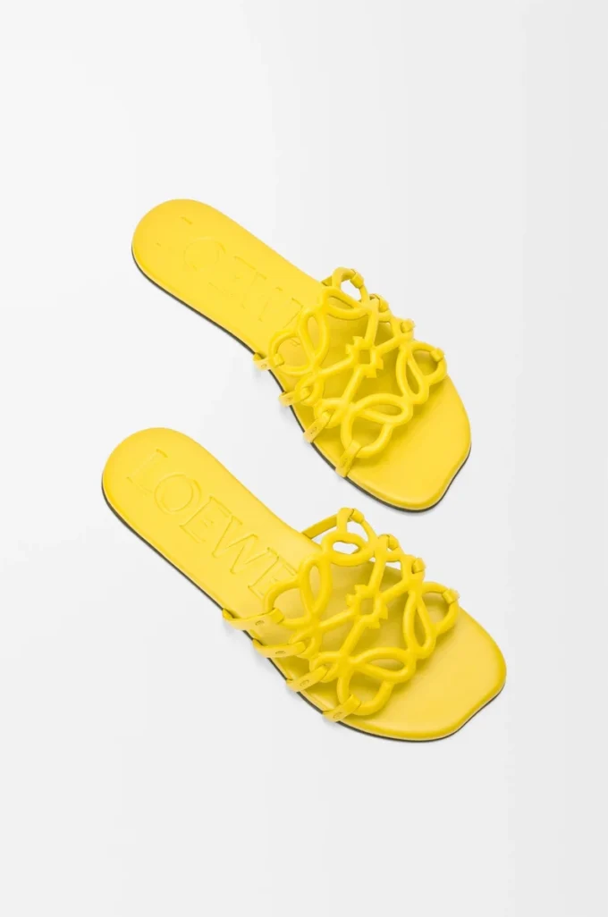 Petal Anagram-sandaler i mjukt kalvskinn, gula Petal Anagram-sandaler i mjukt kalvskinn, gula
