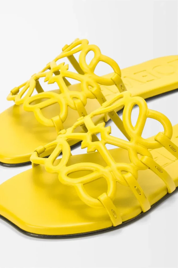 Petal Anagram-sandaler i mjukt kalvskinn, gula Petal Anagram-sandaler i mjukt kalvskinn, gula