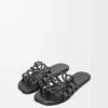 Petal Anagram-sandaler i mjukt kalvskinn, svarta Petal Anagram-sandaler i mjukt kalvskinn, svarta