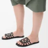 Petal Anagram-sandaler i mjukt kalvskinn, svarta Petal Anagram-sandaler i mjukt kalvskinn, svarta