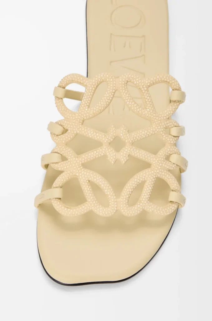 Petal Anagram-sandaler i strassprydd mocka Butter Petal Anagram-sandaler i strassprydd mocka Butter