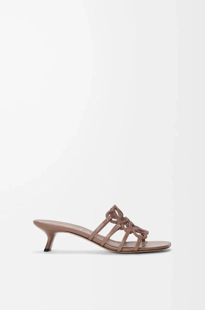 Petal Anagram-sandaler i strassprydd mocka Ljus taupe Petal Anagram-sandaler i strassprydd mocka Ljus taupe