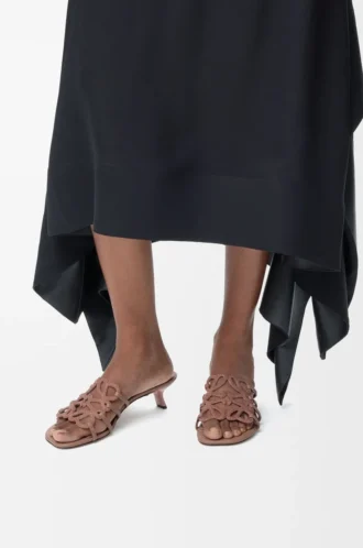 Petal Anagram-sandaler i strassprydd mocka Ljus taupe