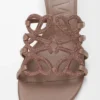 Petal Anagram-sandaler i strassprydd mocka Ljus taupe Petal Anagram-sandaler i strassprydd mocka Ljus taupe