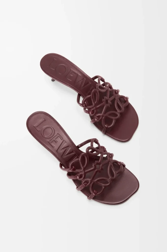 Petal Anagram-tofflor i mjukt kalvskinn Mörk burgundy Petal Anagram-tofflor i mjukt kalvskinn Mörk burgundy