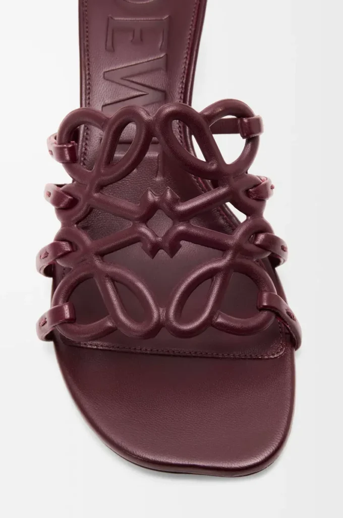 Petal Anagram-tofflor i mjukt kalvskinn Mörk burgundy Petal Anagram-tofflor i mjukt kalvskinn Mörk burgundy