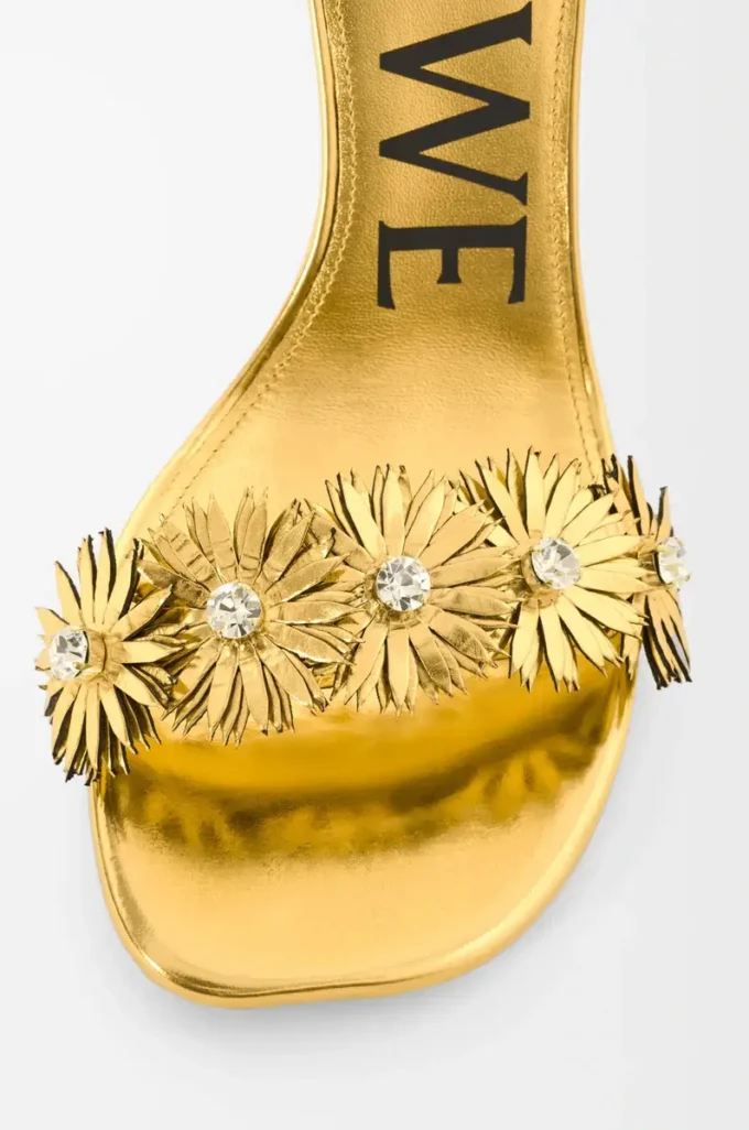 Petal Flower-sandaler i kalvskinn och kristaller Guld Petal Flower-sandaler i kalvskinn och kristaller Guld