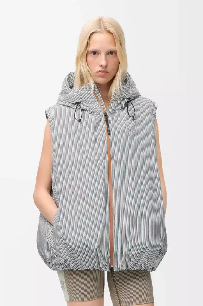 Pufferväst i tekniskt skal Beige/Blå Pufferväst i tekniskt skal Beige/Blå