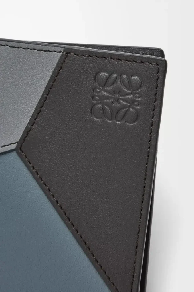 Puzzle bifold-kortfodral i klassiskt kalvskinn Asfaltgrå/Stormblå