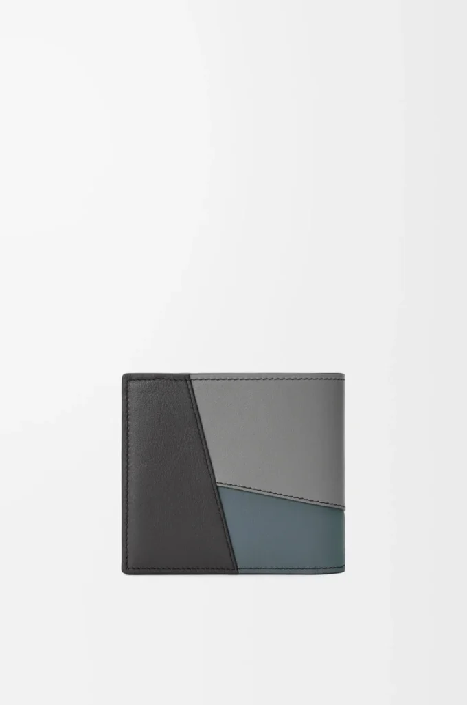 Puzzle bifold myntplånbok i klassiskt kalvskinn Asphalt Grey/Storm Blue Puzzle bifold myntplånbok i klassiskt kalvskinn Asphalt Grey/Storm Blue