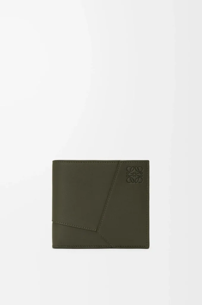 Puzzle bifold myntplånbok i klassiskt kalvskinn Dark Khaki Puzzle bifold myntplånbok i klassiskt kalvskinn Dark Khaki