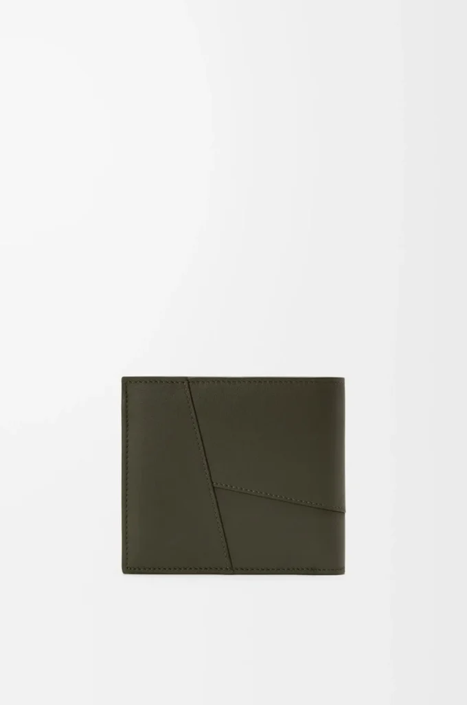 Puzzle bifold myntplånbok i klassiskt kalvskinn Dark Khaki Puzzle bifold myntplånbok i klassiskt kalvskinn Dark Khaki