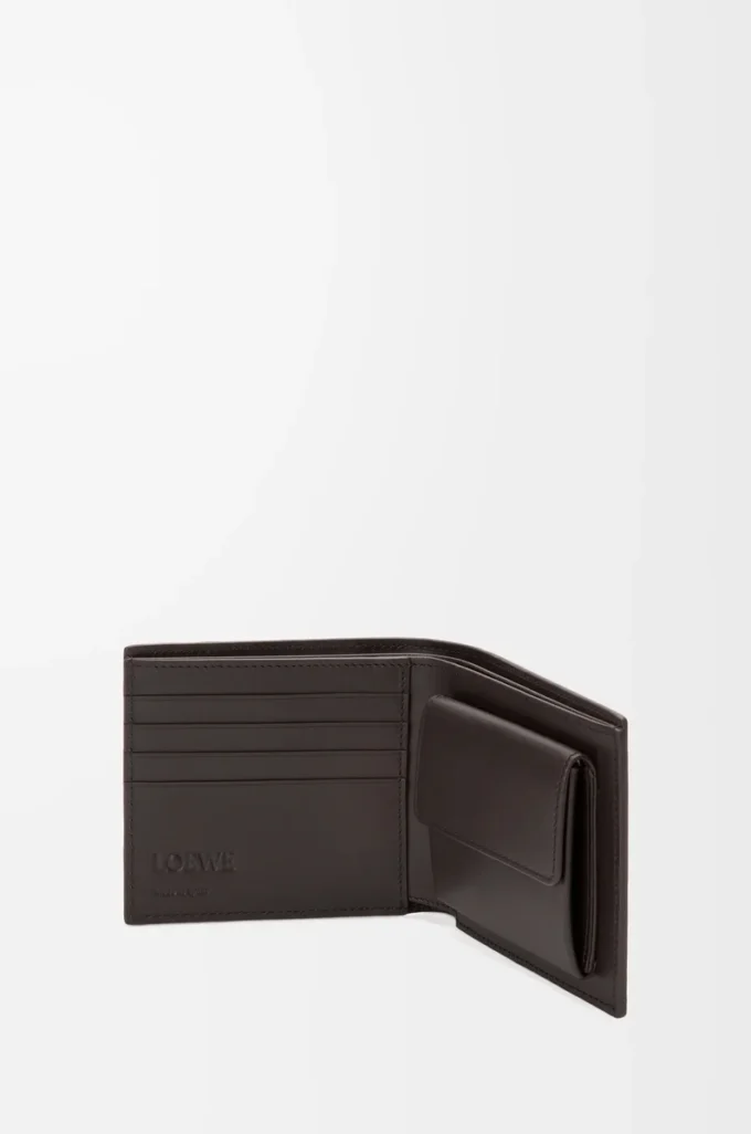 Puzzle bifold myntplånbok i klassiskt kalvskinn Oliv/Mörkbrun Puzzle bifold myntplånbok i klassiskt kalvskinn Oliv/Mörkbrun