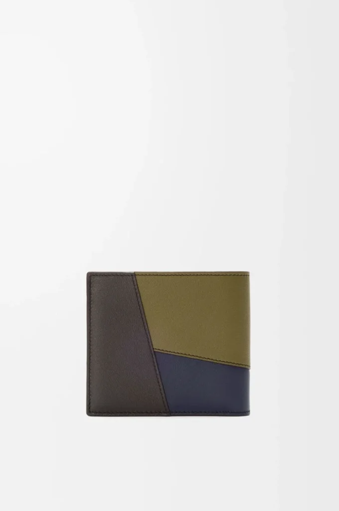 Puzzle bifold myntplånbok i klassiskt kalvskinn Oliv/Mörkbrun Puzzle bifold myntplånbok i klassiskt kalvskinn Oliv/Mörkbrun