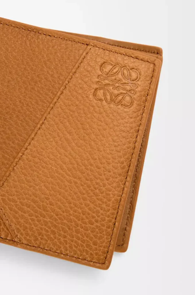Puzzle bifold-myntplånbok i mjukt kornat kalvskinn Ljus Canyonbrun