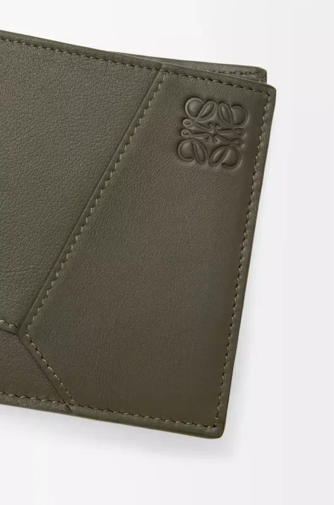 Puzzle bifold plånbok i klassiskt kalvskinn Dark Khaki