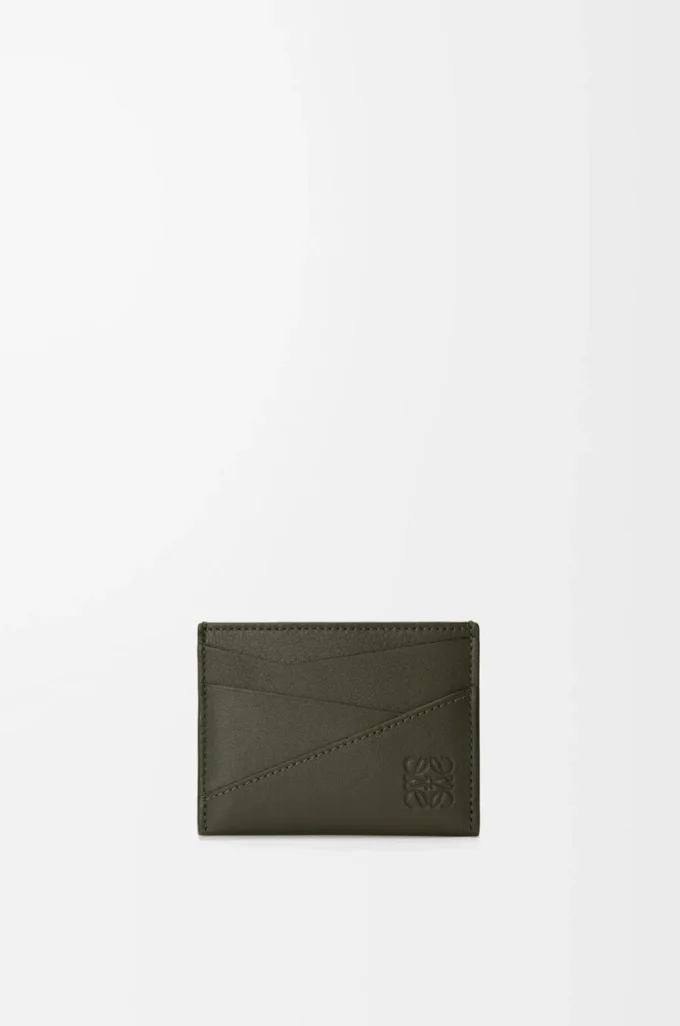 Puzzle kortfodral i klassiskt kalvskinn Dark Khaki Puzzle kortfodral i klassiskt kalvskinn Dark Khaki