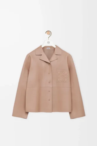 Pyjamasblus i nappalammskinn Beige