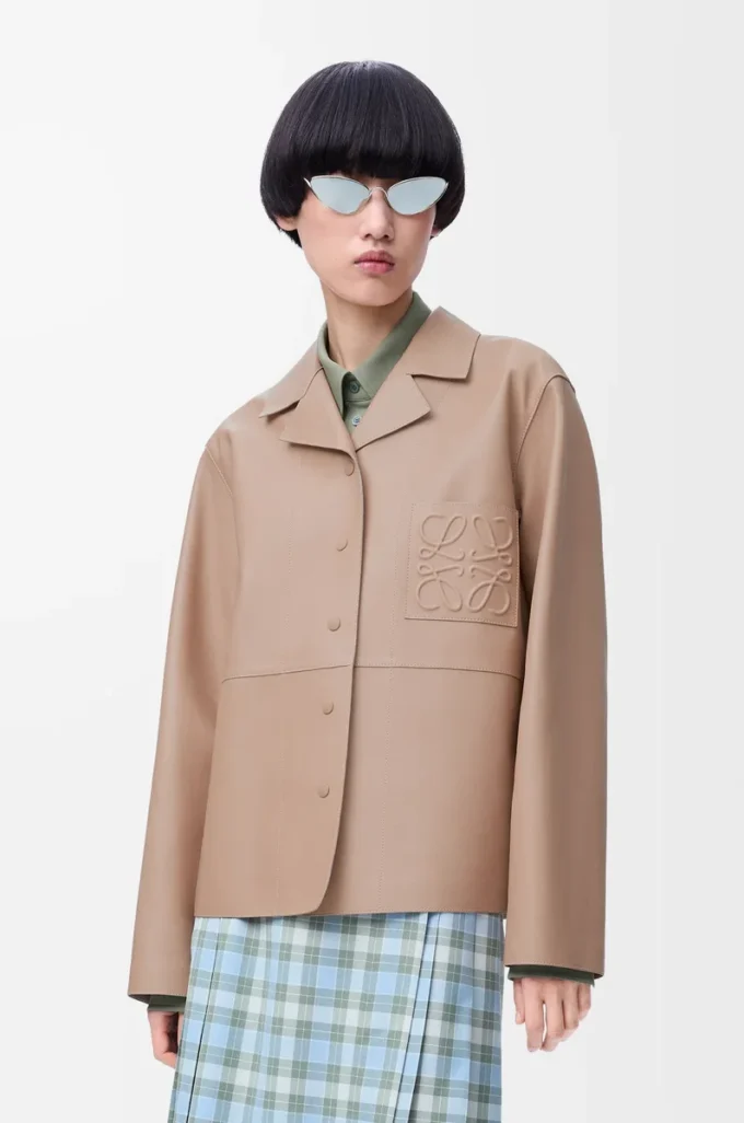 Pyjamasblus i nappalammskinn Beige