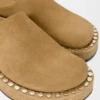 Rivet-mule i kalvskinnsmocka Medium Tabacco Rivet-mule i kalvskinnsmocka Medium Tabacco