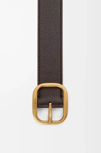 Rundat mjukt bälte i smidigt kornat kalvskinn Oxblood/Vintage Gold