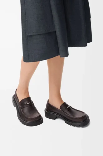 Sierra loafers i borstat kalvskinn, mörkbruna