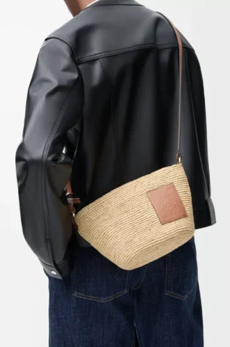 Slit pochette-väska i raffia och kalvskinn Natur/Tan