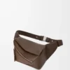 Small Puzzle bumbag i kornat kalvskinn Dark Cigar