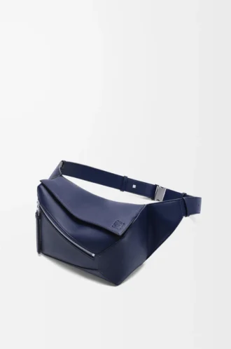 Small Puzzle Edge bumbag i klassiskt kalvskinn Abyss Blue
