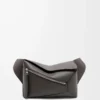 Small Puzzle Edge bumbag i klassiskt kalvskinn Dark Grey