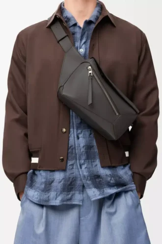 Small Puzzle Edge bumbag i klassiskt kalvskinn Dark Grey