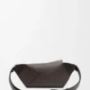 Small Puzzle Edge bumbag i klassiskt kalvskinn Dark Grey