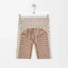 Sömlösa shorts i teknisk jersey. Elfenben Sömlösa shorts i teknisk jersey. Elfenben
