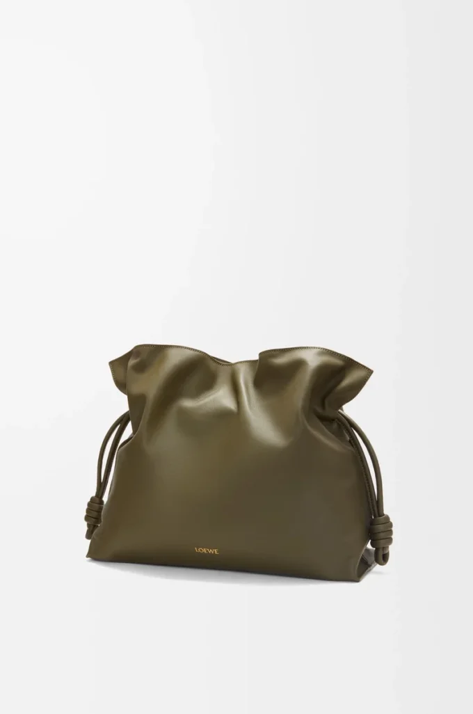 Stor Flamenco-clutch i nappa kalvskinn Dark Khaki Stor Flamenco-clutch i nappa kalvskinn Dark Khaki