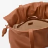 Stor Flamenco-clutch i nappa kalvskinn Ekorre Stor Flamenco-clutch i nappa kalvskinn Ekorre