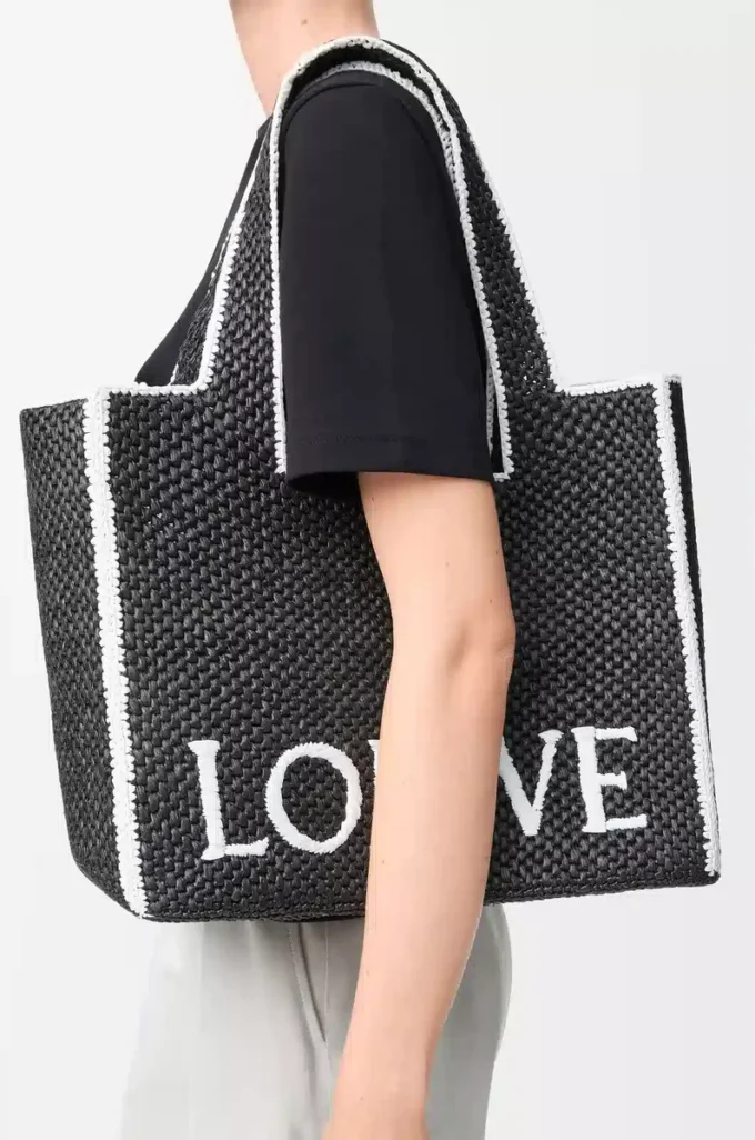 Stor LOEWE Font-väska i raffia Svart Stor LOEWE Font-väska i raffia Svart