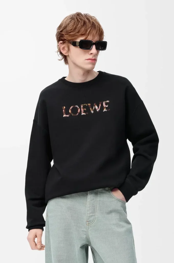 Sweatshirt i normal passform i bomull Svart