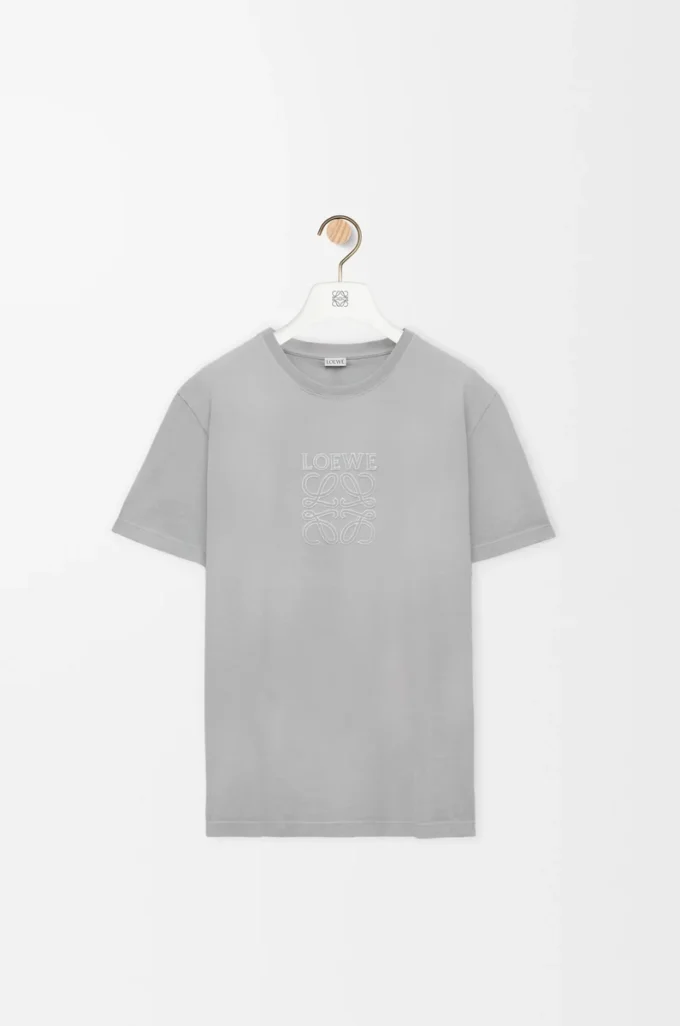 T-shirt i bomull, ljusgrå, med avslappnad passform T-shirt i bomull, ljusgrå, med avslappnad passform