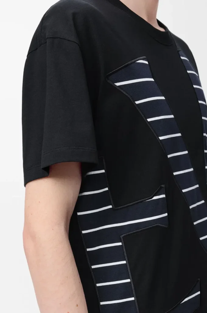 T-shirt i bomull med avslappnad passform Svart T-shirt i bomull med avslappnad passform Svart