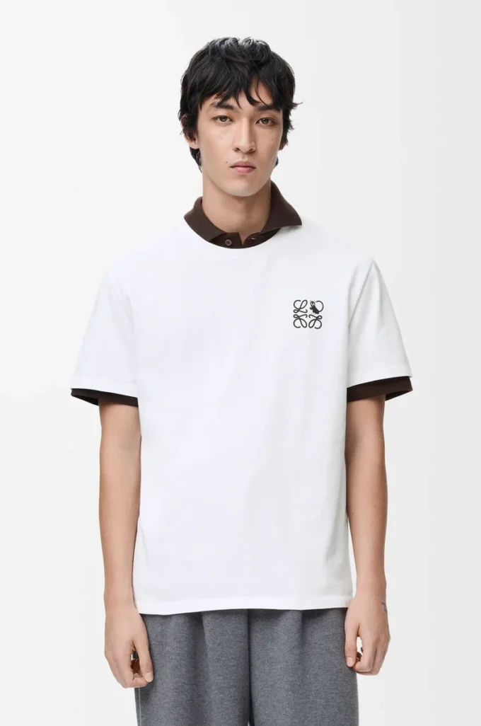 T-shirt i bomull med avslappnad passform Vit T-shirt i bomull med avslappnad passform Vit