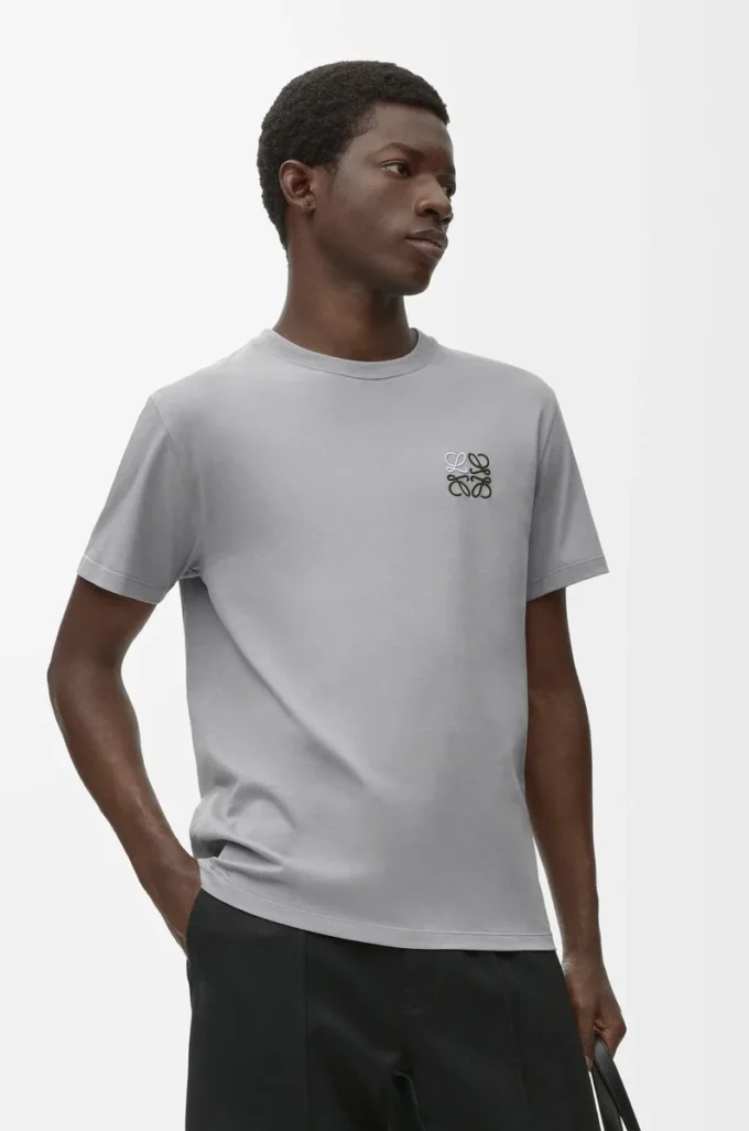 T-shirt i bomull med normal passform, mellangrå T-shirt i bomull med normal passform, mellangrå