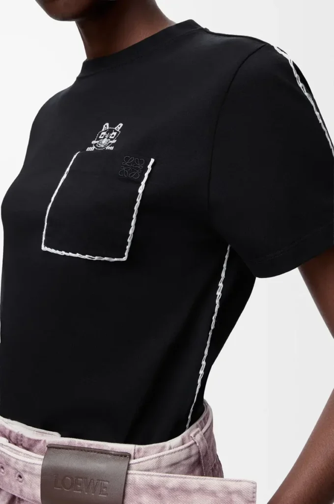 T-shirt i bomull med normal passform Svart T-shirt i bomull med normal passform Svart