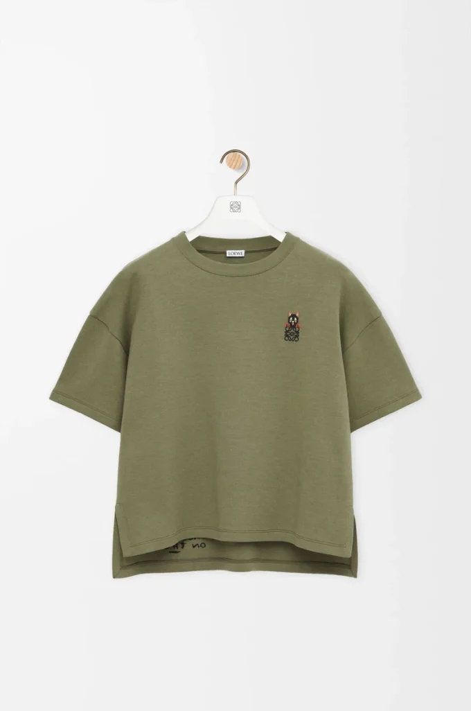 T-shirt i bomullsblandning med normal passform. Kaki T-shirt i bomullsblandning med normal passform. Kaki