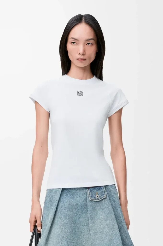 T-shirt i bomullsblandning med smal passform Vit T-shirt i bomullsblandning med smal passform Vit