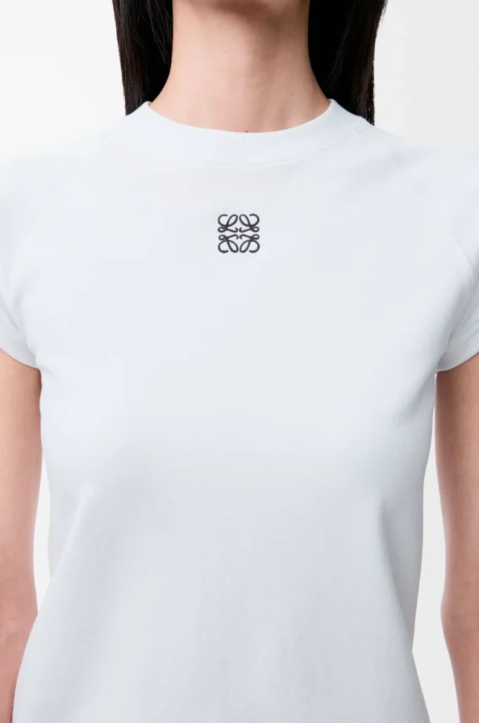 T-shirt i bomullsblandning med smal passform Vit T-shirt i bomullsblandning med smal passform Vit