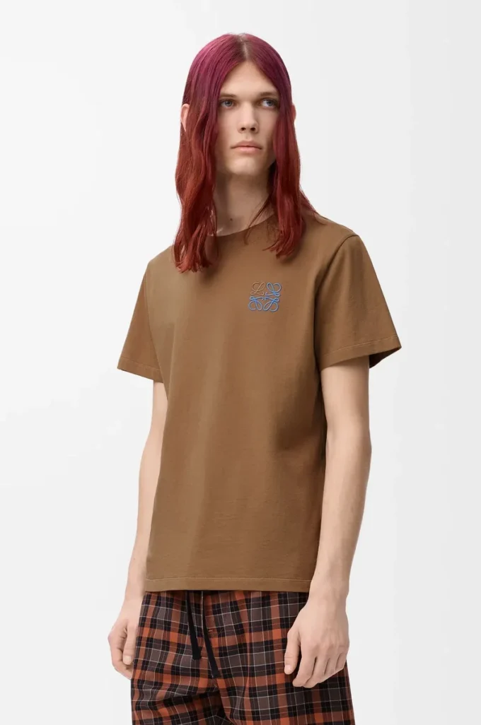 T-shirt i normal passform i bomull, kamel T-shirt i normal passform i bomull, kamel