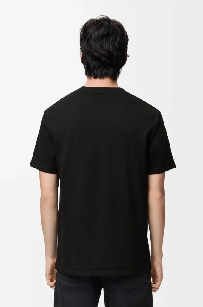 T-shirt med avslappnad passform i bomull Svart/Flerfärgad T-shirt med avslappnad passform i bomull Svart/Flerfärgad