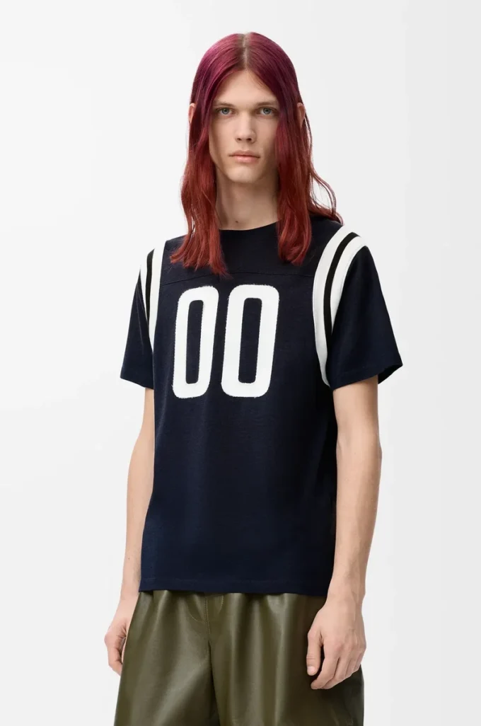 T-shirt med normal passform i bomull och viskos, mörk marinblå T-shirt med normal passform i bomull och viskos, mörk marinblå