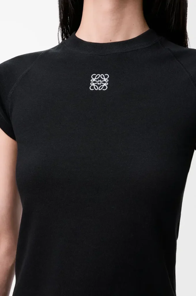 T-shirt med smal passform i bomullsblandning Svart T-shirt med smal passform i bomullsblandning Svart