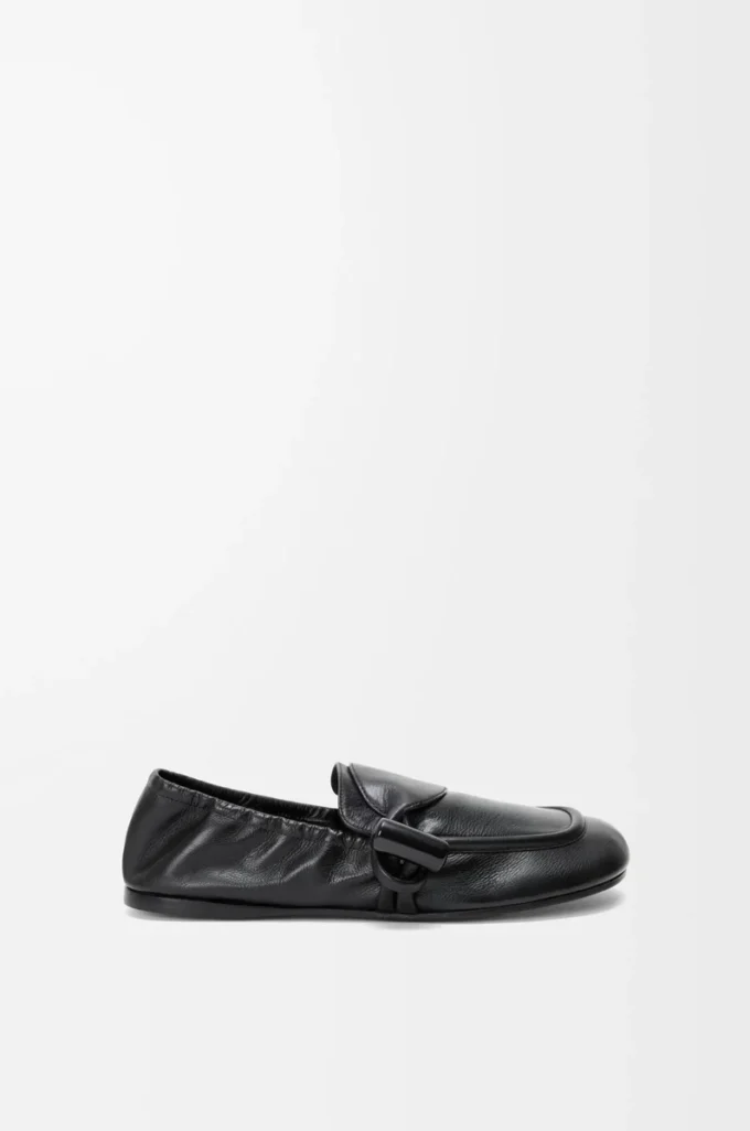 Toggle loafer i glänsande slät kalvskinn Svart Toggle loafer i glänsande slät kalvskinn Svart